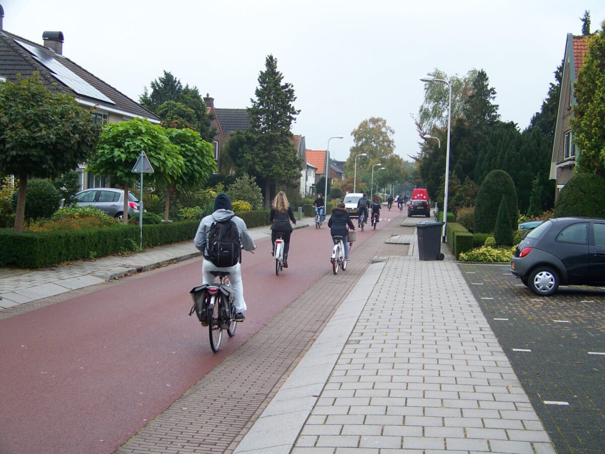 Cyklistická ulice Zwarteweg je součástí co do kol velmi vytížené cyklistické radiály z jihovýchodu do centra. Zdroj: Václav Kříž