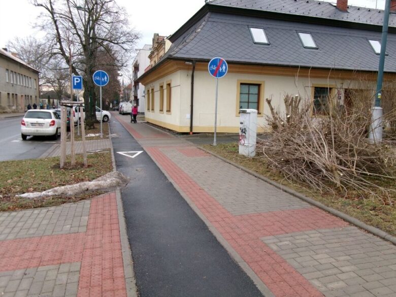 Nymburk: rekonstrukce Tyršovy ulice přinesla jednosměrný cyklopás do centra