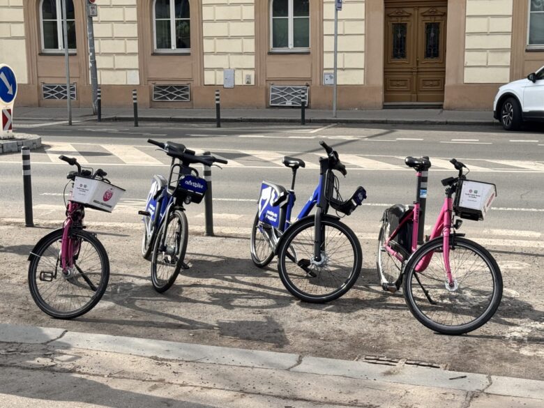 Praha má 2 000 nových modřejších nextbiků. Jsou těžší, ale promyšlenější