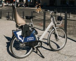Nextbike do pražských ulic umístil 10 kol&nbsp;s dětskými sedačkami