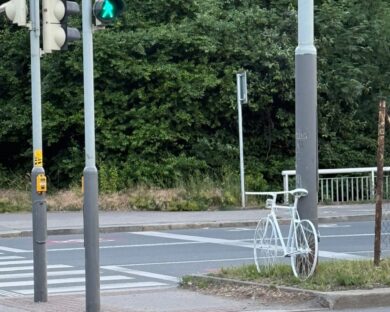 Ve středu proběhne v Praze pietní cyklojízda za oběť smrtelné nehody na Vídeňské