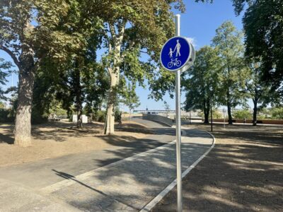 Praha 2: Karlovské přepojí Nuselského mostu je v&nbsp;novém, s&nbsp;lepším napojením cyklostezky